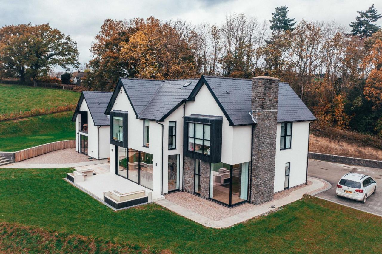The Loft Studio Apartment - Above Detached New Build Garage Llanymynech Exterior photo